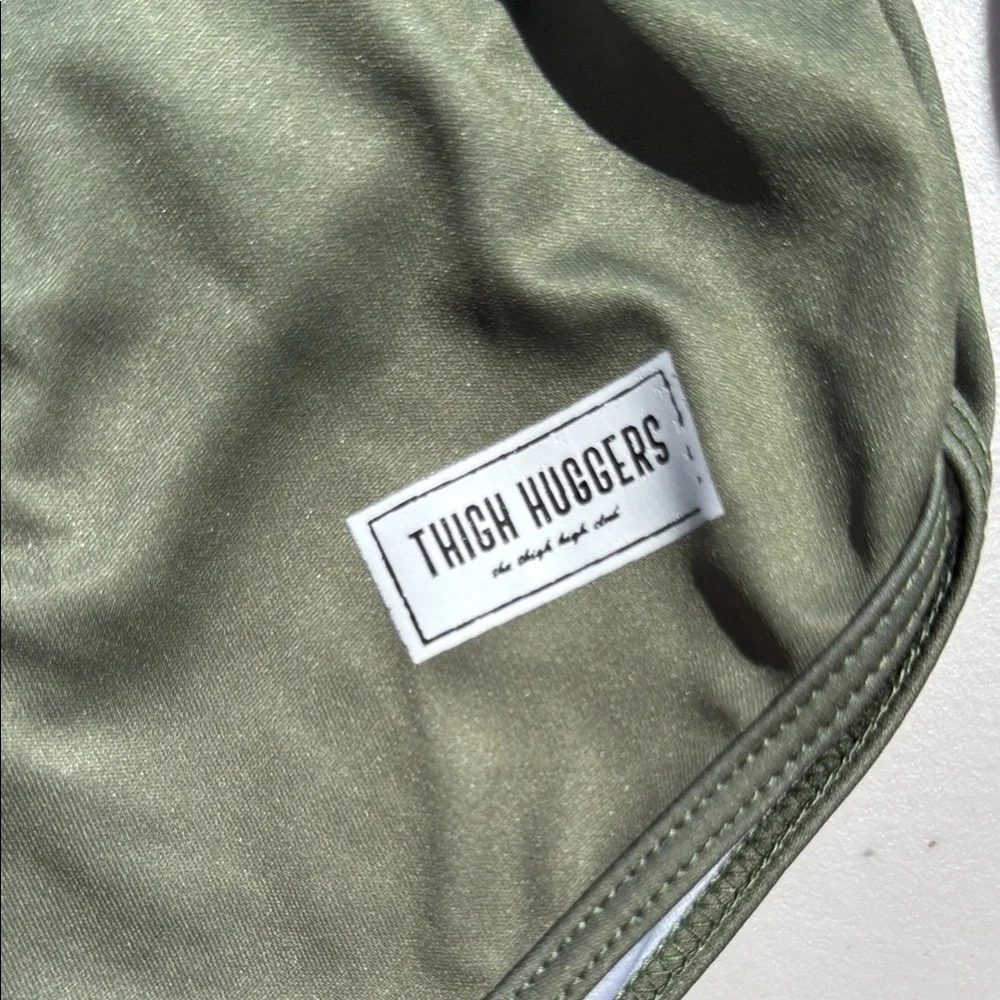 Men's M/L Olive Green Thigh Huggers Athletic Shorts - Picture 2 of 4
